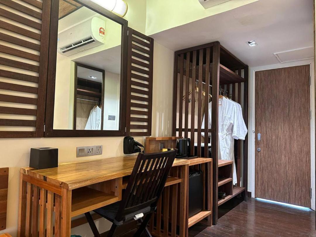 Borneo Beach & Mangrove Resort Tuaran Esterno foto