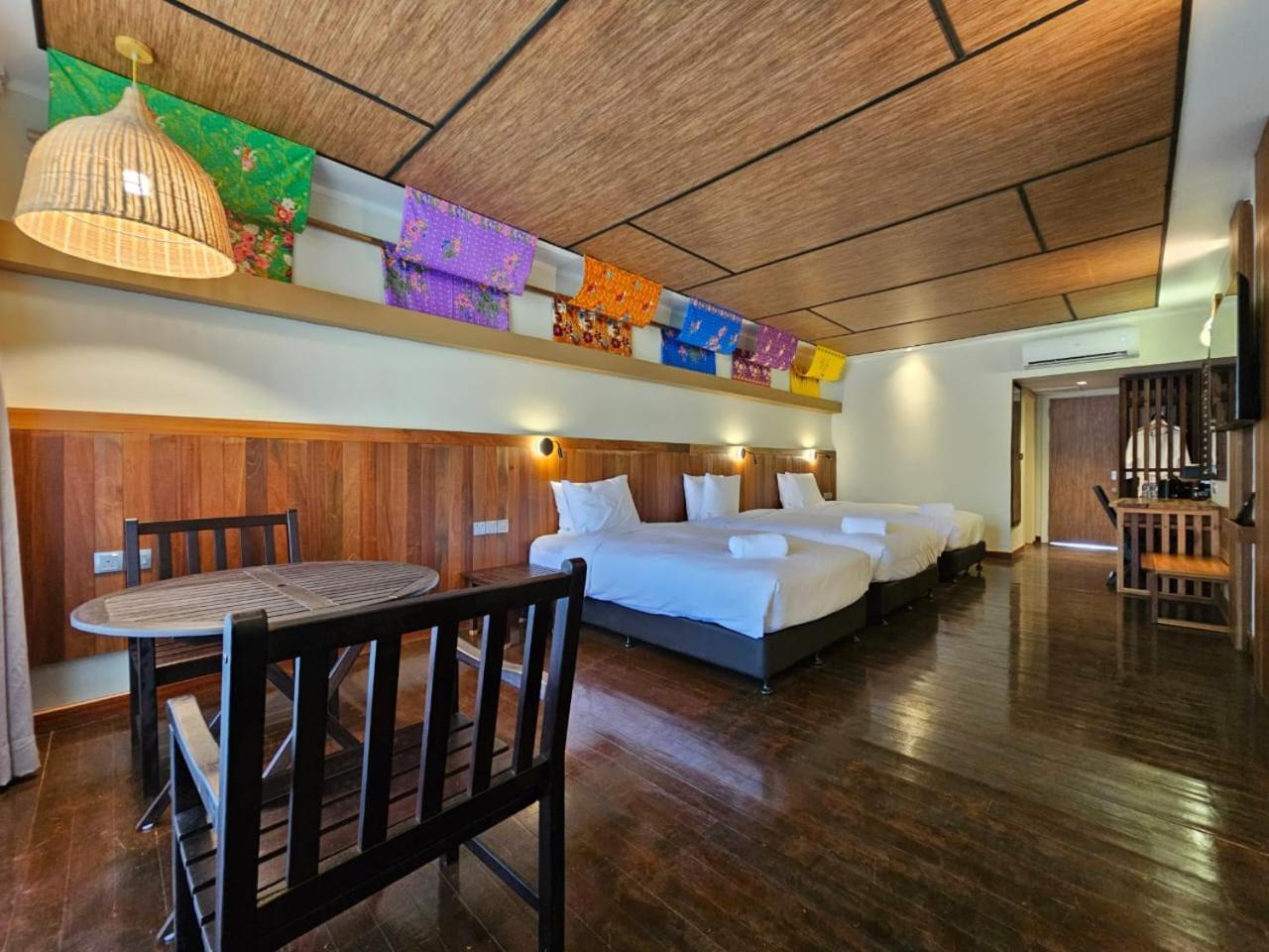 Borneo Beach & Mangrove Resort Tuaran Esterno foto