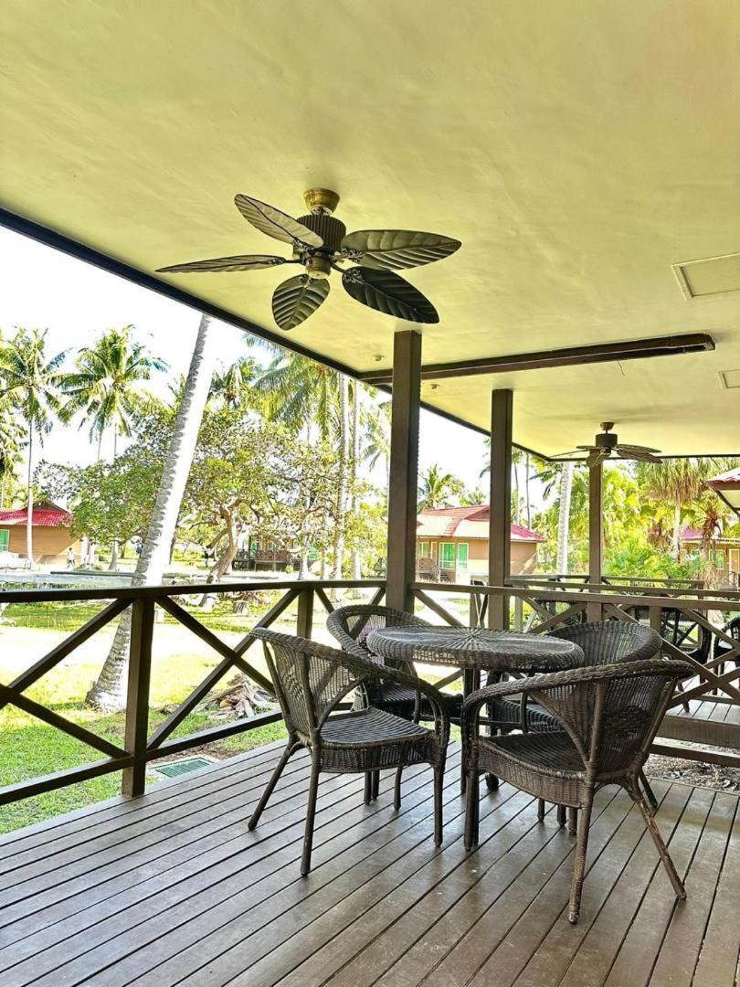 Borneo Beach & Mangrove Resort Tuaran Esterno foto