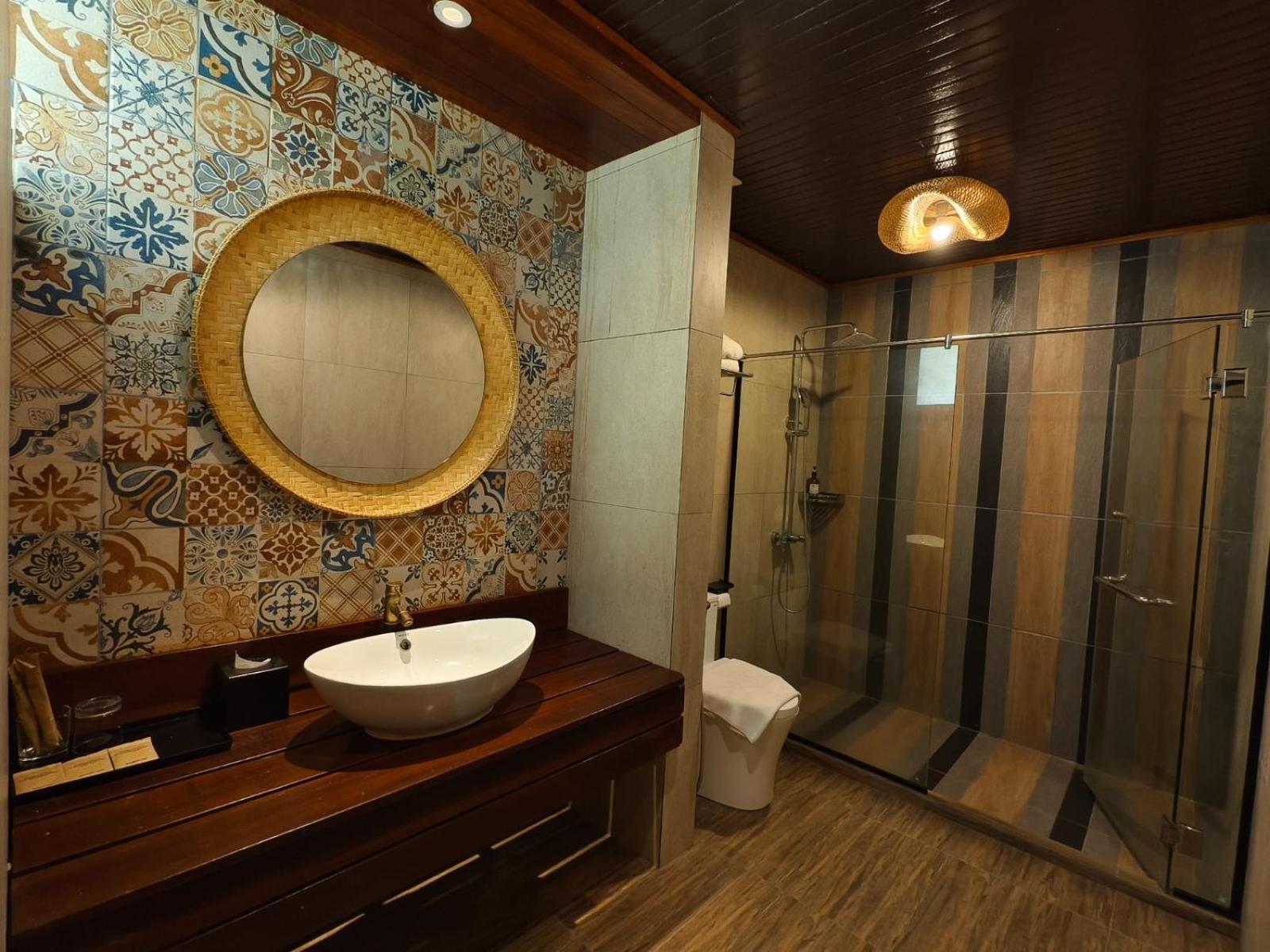 Borneo Beach & Mangrove Resort Tuaran Esterno foto