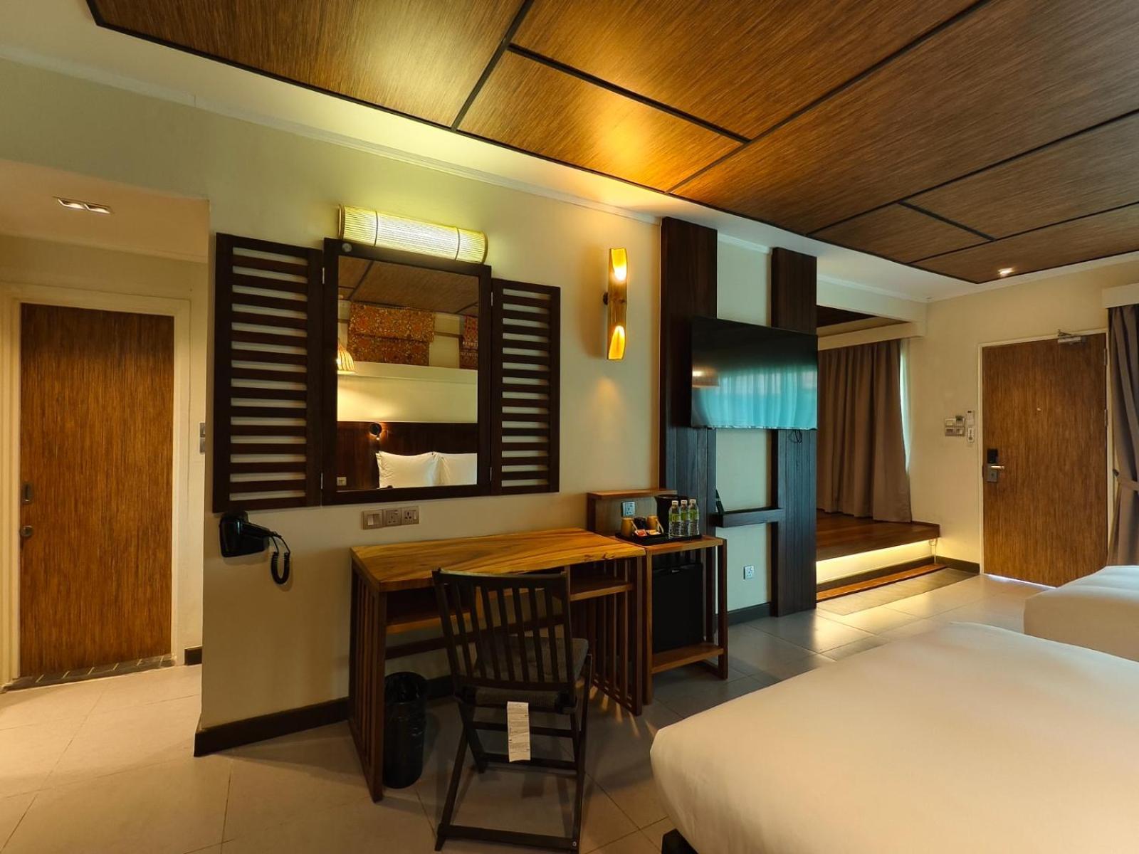 Borneo Beach & Mangrove Resort Tuaran Esterno foto